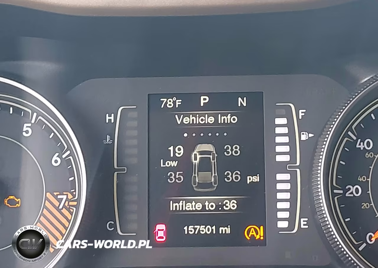 2015 Jeep Cherokee Latitude VIN:1C4PJMCSXFW640576 - 15