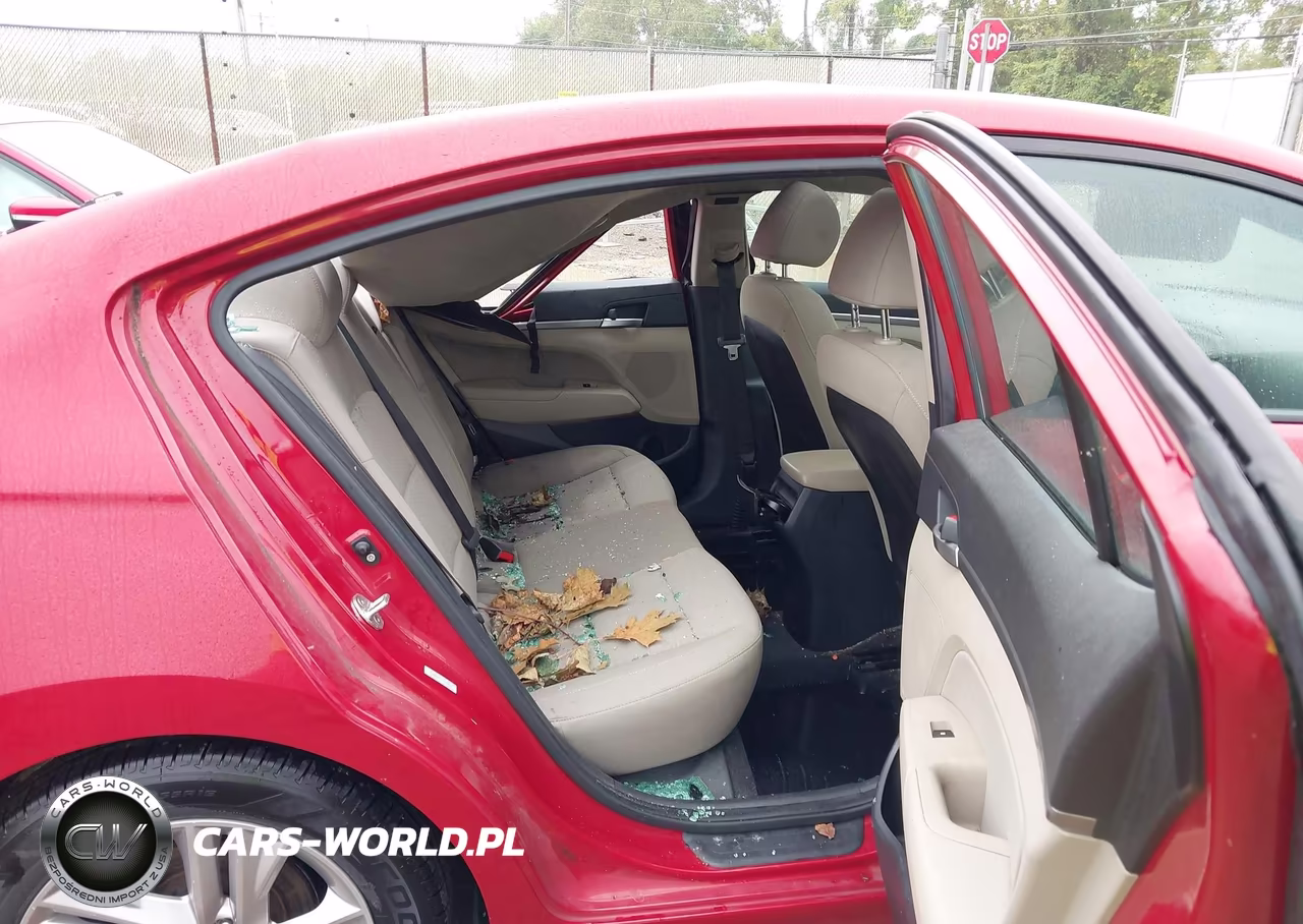 2019 Hyundai Elantra Value Edition VIN:KMHD84LF6KU781681 - 8