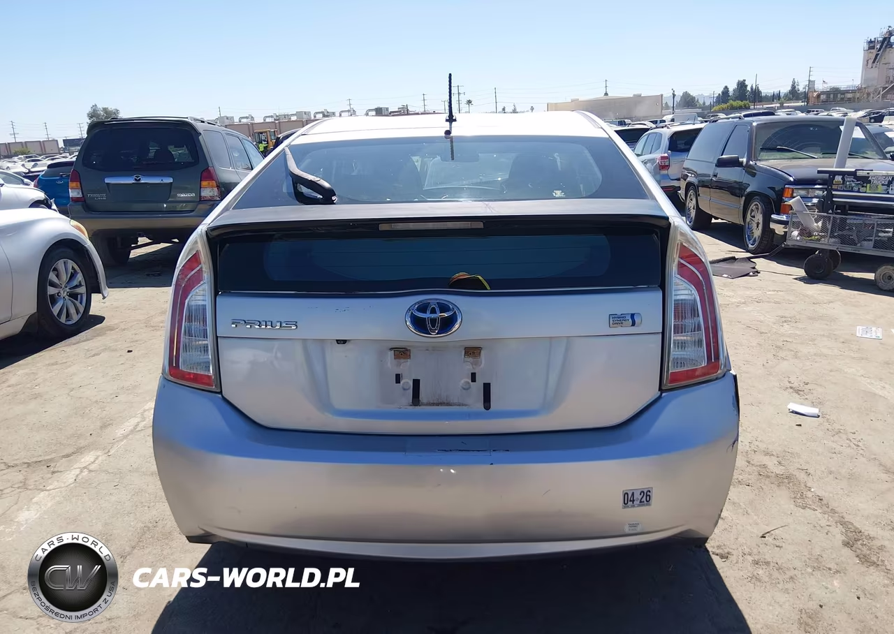2015 Toyota Prius Five-Four-Persona Series Special Edition-Three-Two VIN:JTDKN3DU8F1992612 - 16