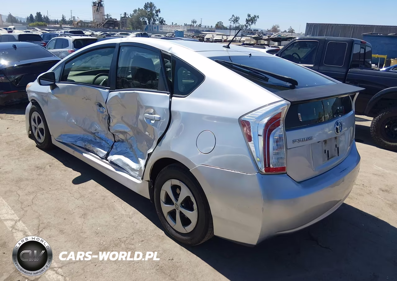 2015 Toyota Prius Five-Four-Persona Series Special Edition-Three-Two VIN:JTDKN3DU8F1992612 - 3