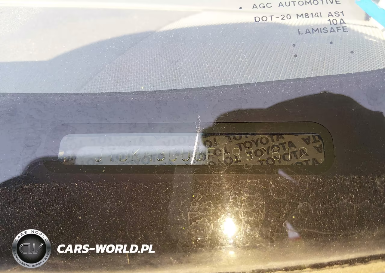 2015 Toyota Prius Five-Four-Persona Series Special Edition-Three-Two VIN:JTDKN3DU8F1992612 - 9