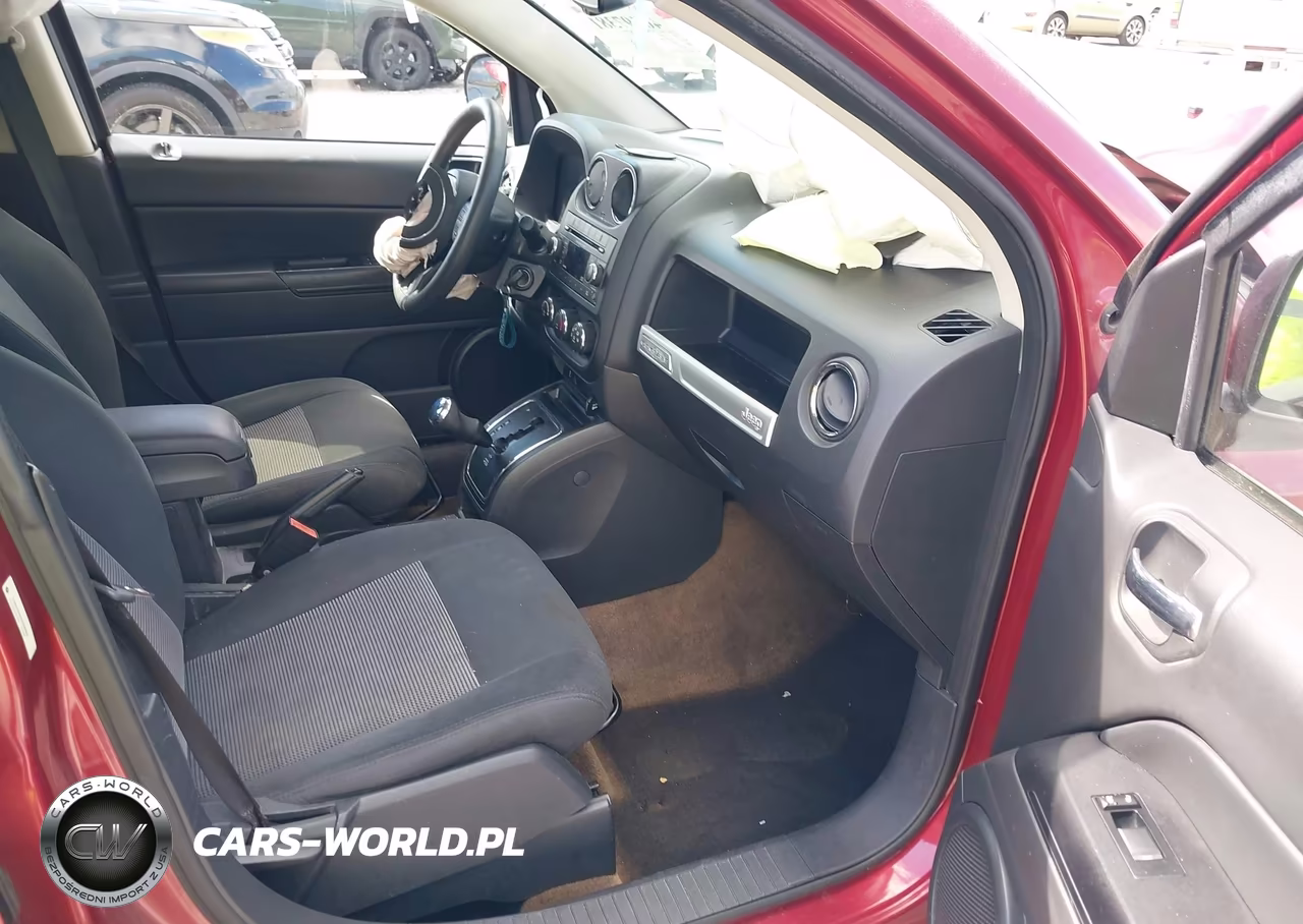 2016 Jeep Compass Sport VIN:1C4NJCBA0GD560680 - 5