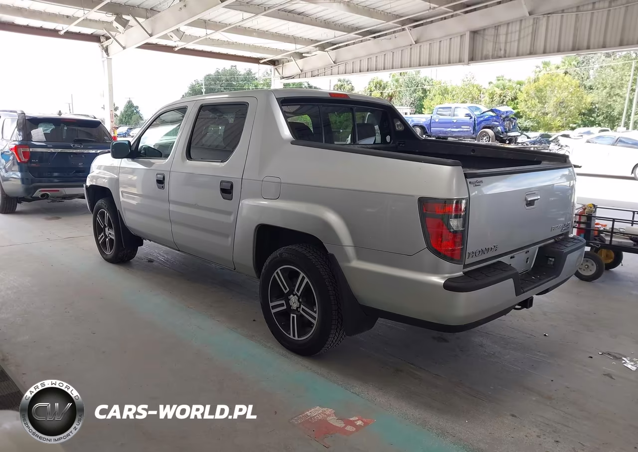 2013 Honda Ridgeline Sport VIN:5FPYK1F76DB002003 - 3
