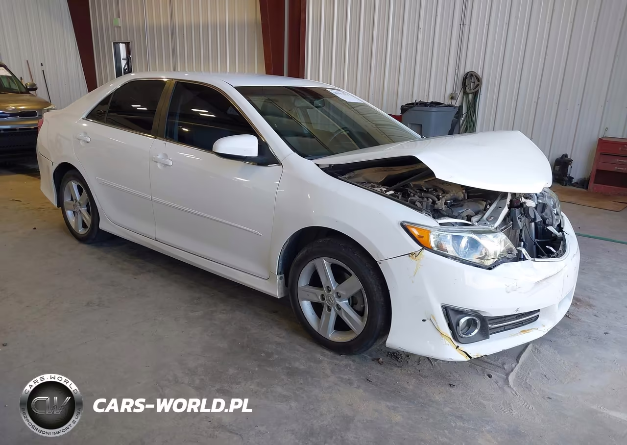 2012 Toyota Camry Se – zdjęcie 1 z 17