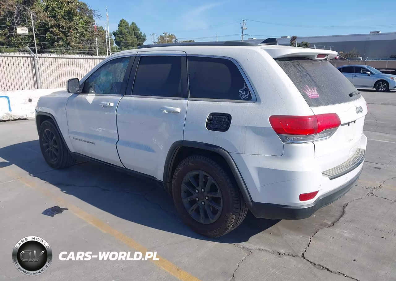 2015 Jeep Grand Cherokee Laredo VIN:1C4RJEAG5FC199096 - 3