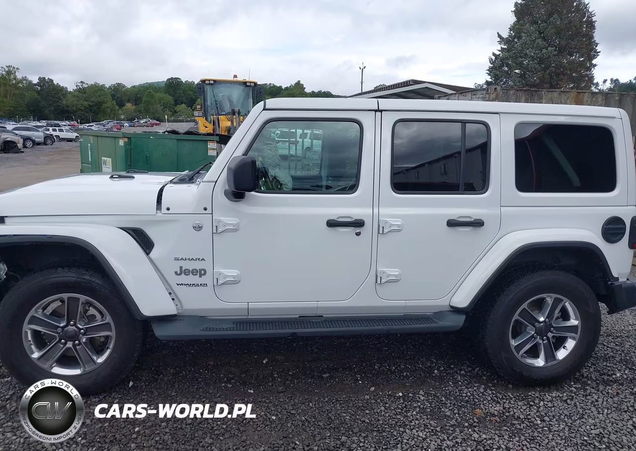 2020 Jeep Wrangler Unlimited Sahara 4X4 VIN:1C4HJXEG7LW285988 - 14