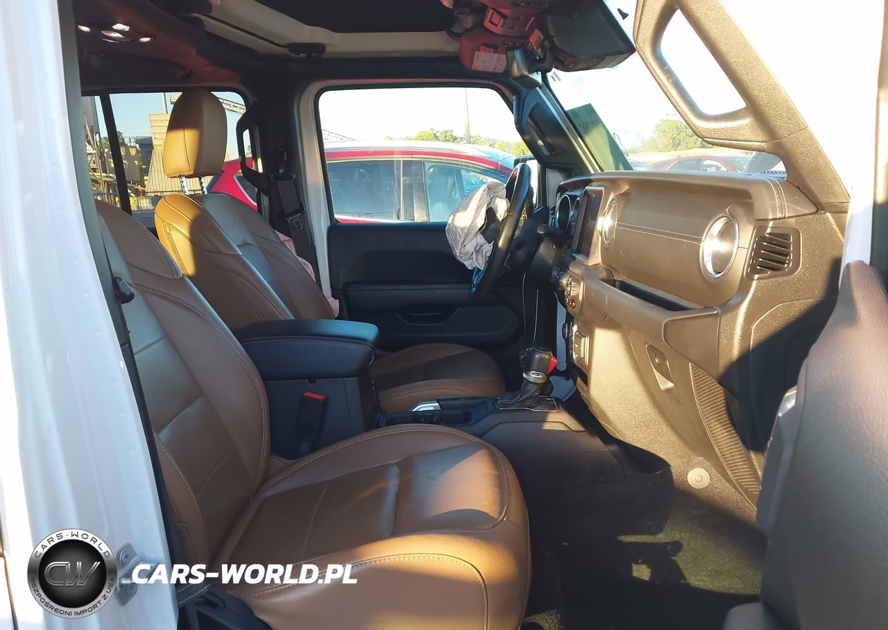 2020 Jeep Wrangler Unlimited Sahara 4X4 VIN:1C4HJXEG7LW285988 - 5