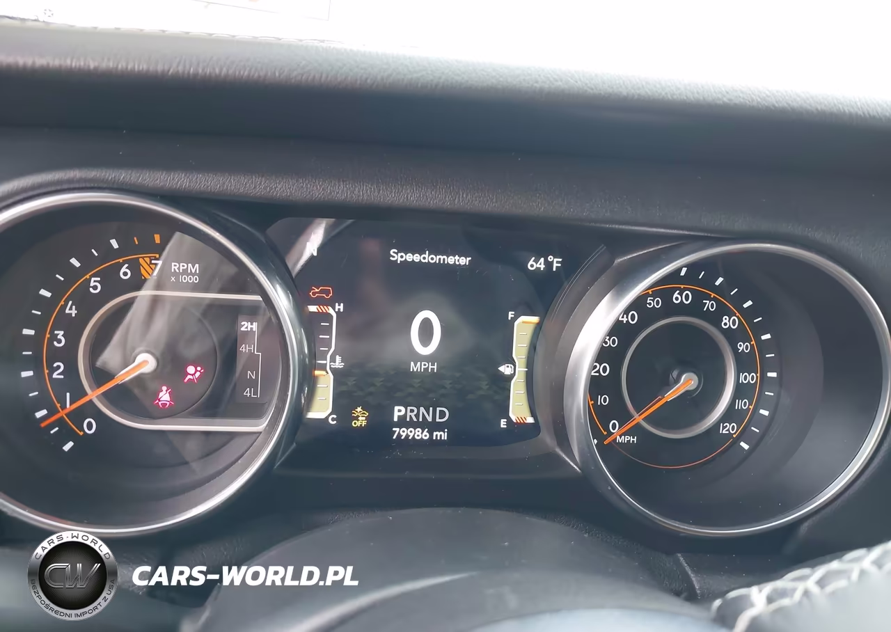 2020 Jeep Wrangler Unlimited Sahara 4X4 VIN:1C4HJXEG7LW285988 - 7