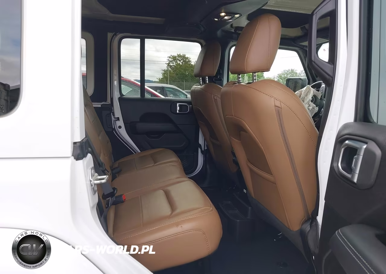 2020 Jeep Wrangler Unlimited Sahara 4X4 VIN:1C4HJXEG7LW285988 - 8