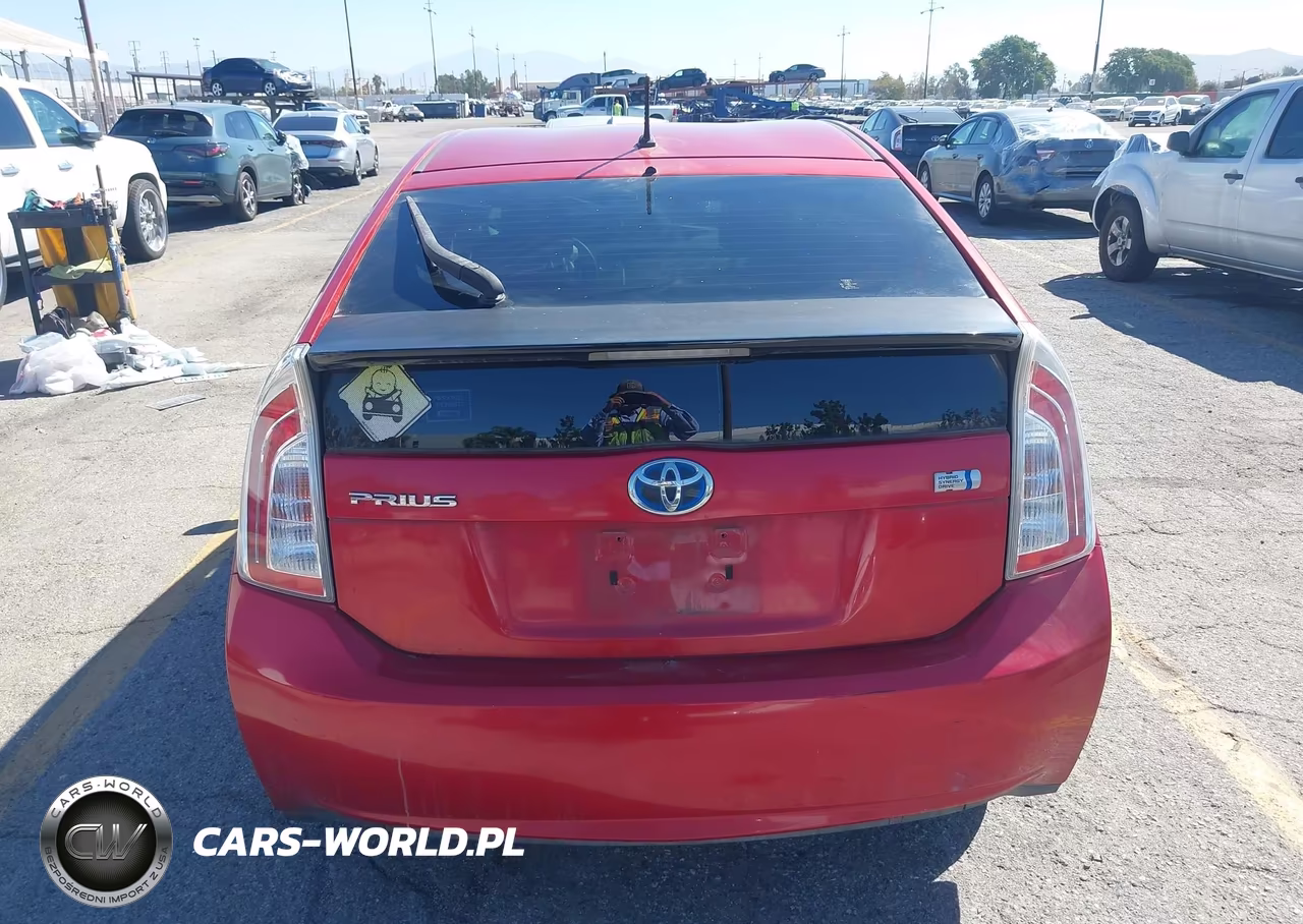 2014 Toyota Prius Two VIN:JTDKN3DU9E1790764 - 17