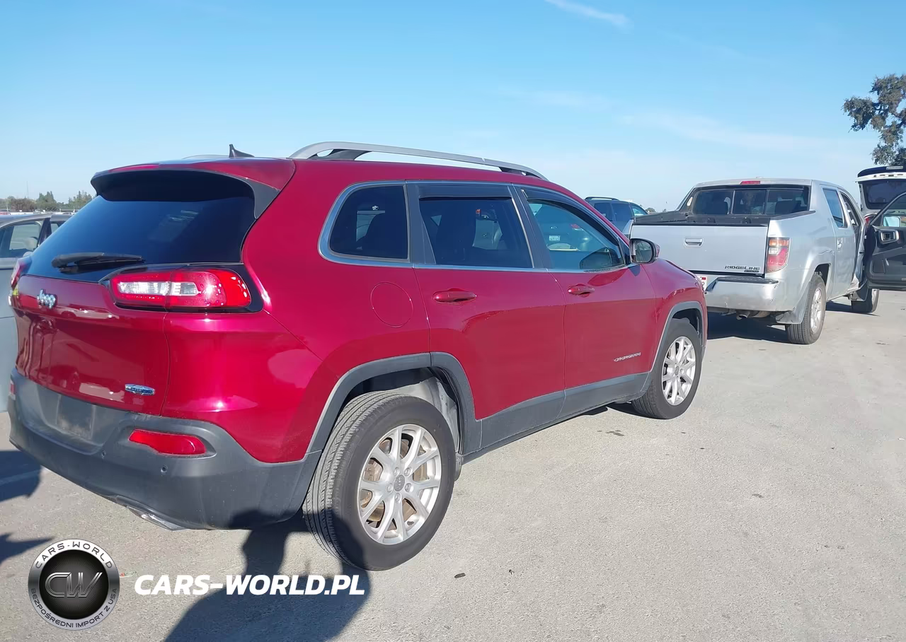 2017 Jeep Cherokee Latitude Fwd VIN:1C4PJLCS0HW603677 - 4