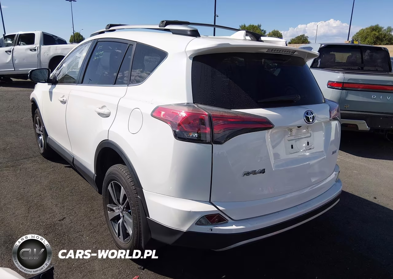 2018 Toyota Rav4 Xle VIN:JTMWFREV1JJ742999 - 3