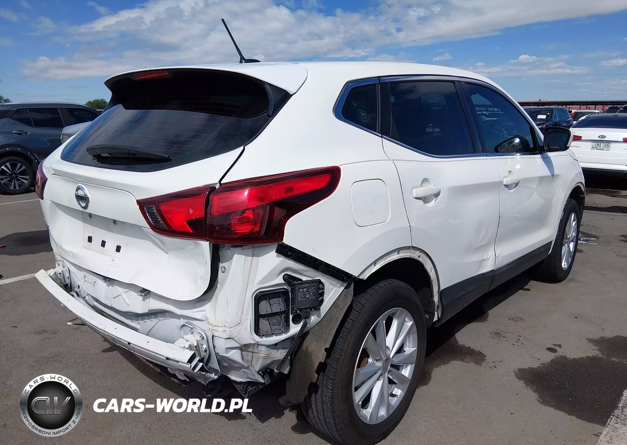 2018 Nissan Rogue Sport S VIN:JN1BJ1CP6JW159451 - 4