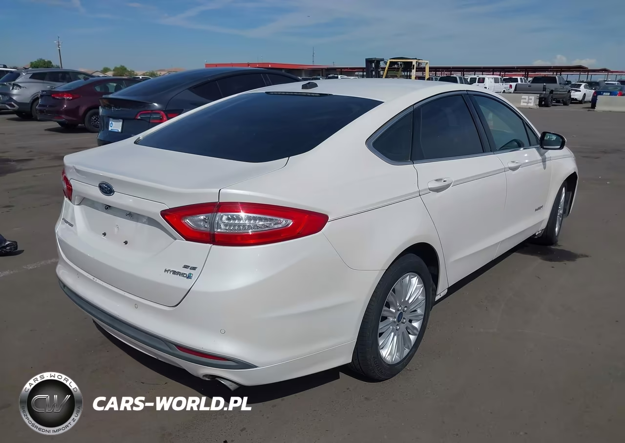 2014 Ford Fusion Se Hybrid VIN:3FA6P0LU9ER122194 - 4
