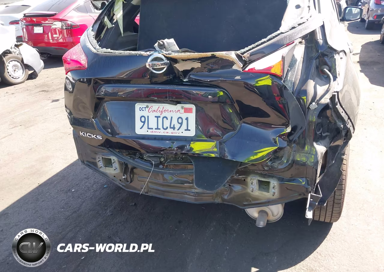 2019 Nissan Kicks S VIN:3N1CP5CU4KL506816 - 6