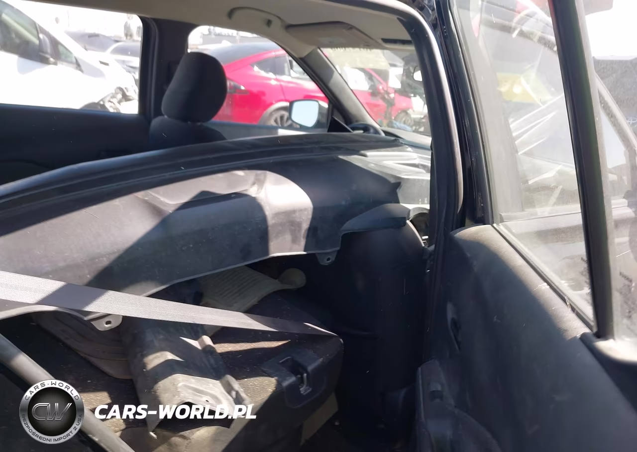2019 Nissan Kicks S VIN:3N1CP5CU4KL506816 - 8