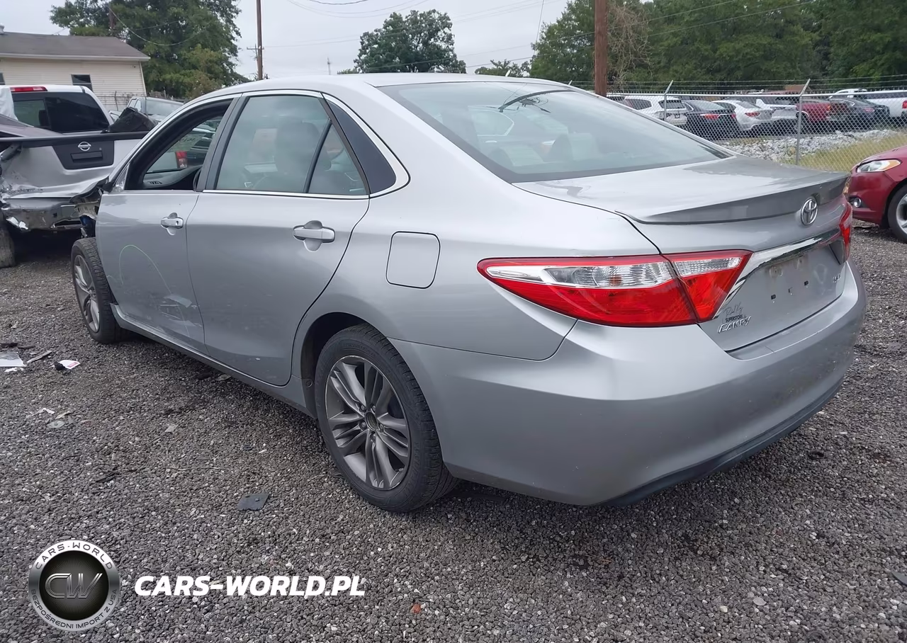2015 Toyota Camry Se VIN:4T1BF1FK0FU873511 - 3