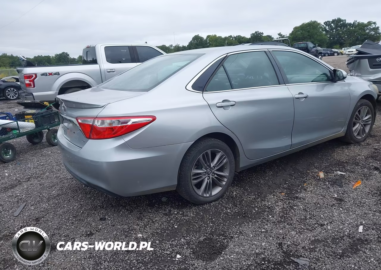 2015 Toyota Camry Se VIN:4T1BF1FK0FU873511 - 4