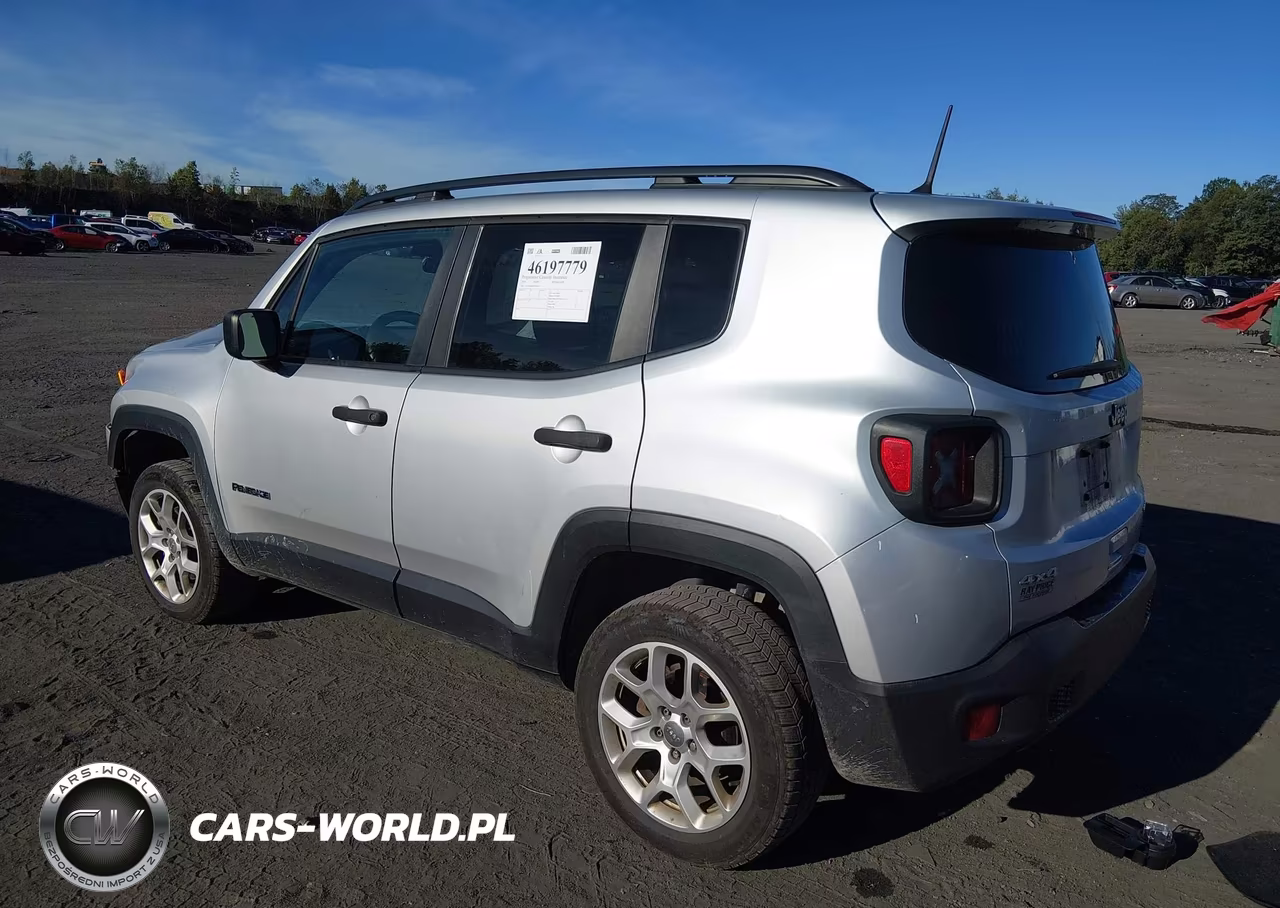 2018 Jeep Renegade Sport 4X4 VIN:ZACCJBAB6JPJ41427 - 3