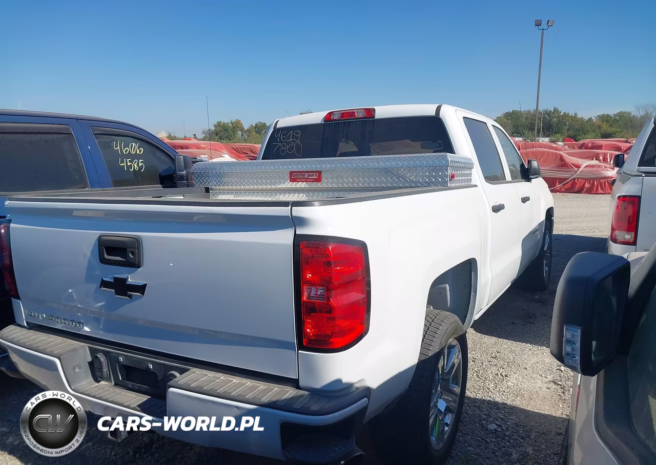 2018 Chevrolet Silverado 1500 Custom VIN:3GCPCPEC9JG462538 - 5