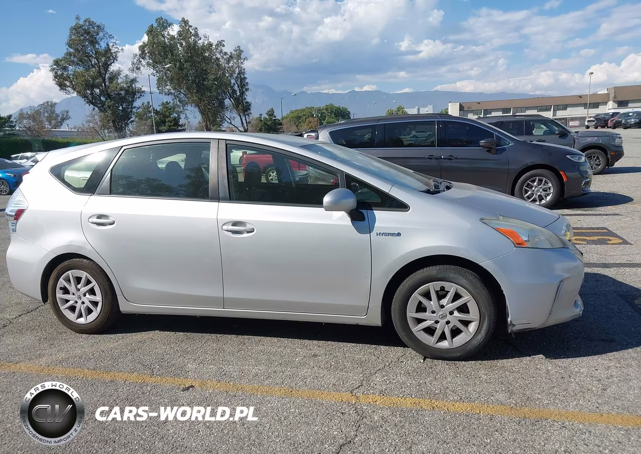 2012 Toyota Prius V Two VIN:JTDZN3EU2C3166013 - 13