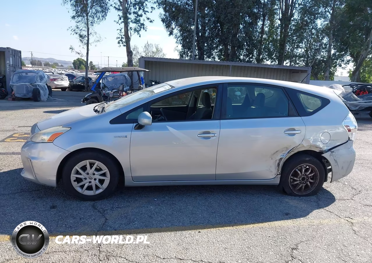 2012 Toyota Prius V Two VIN:JTDZN3EU2C3166013 - 14