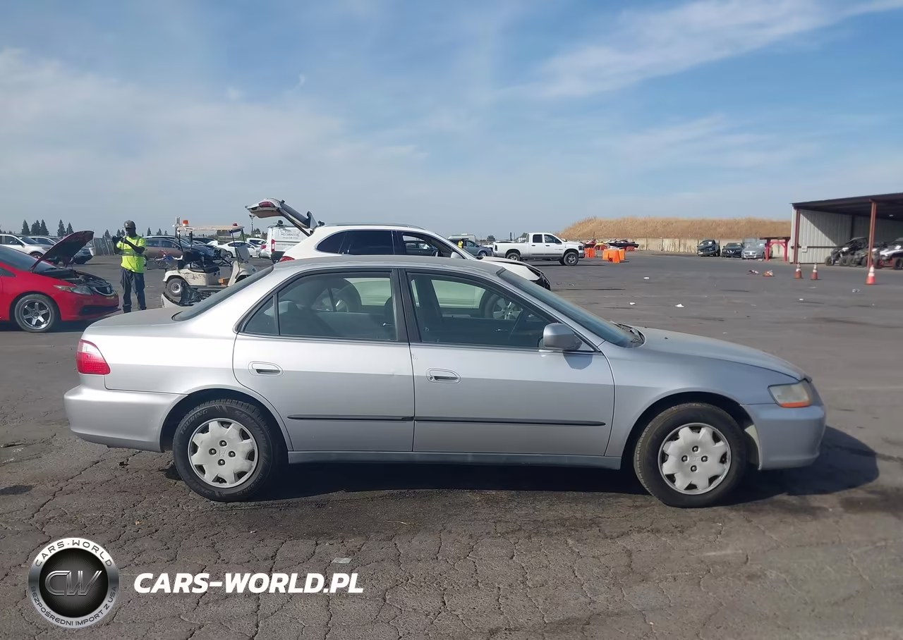 1999 Honda Accord Sdn Lx VIN:JHMCG6650XC018861 - 12