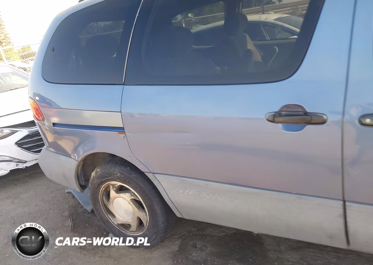 1998 Toyota Sienna Le VIN:4T3ZF13C5WU030987 - 14