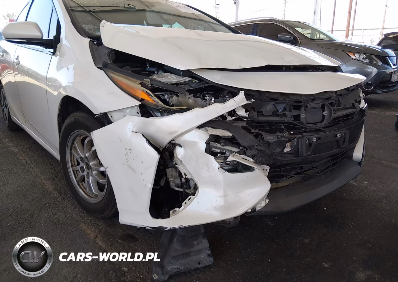 2017 Toyota Prius Prime Premium VIN:JTDKARFP3H3040503 - 6