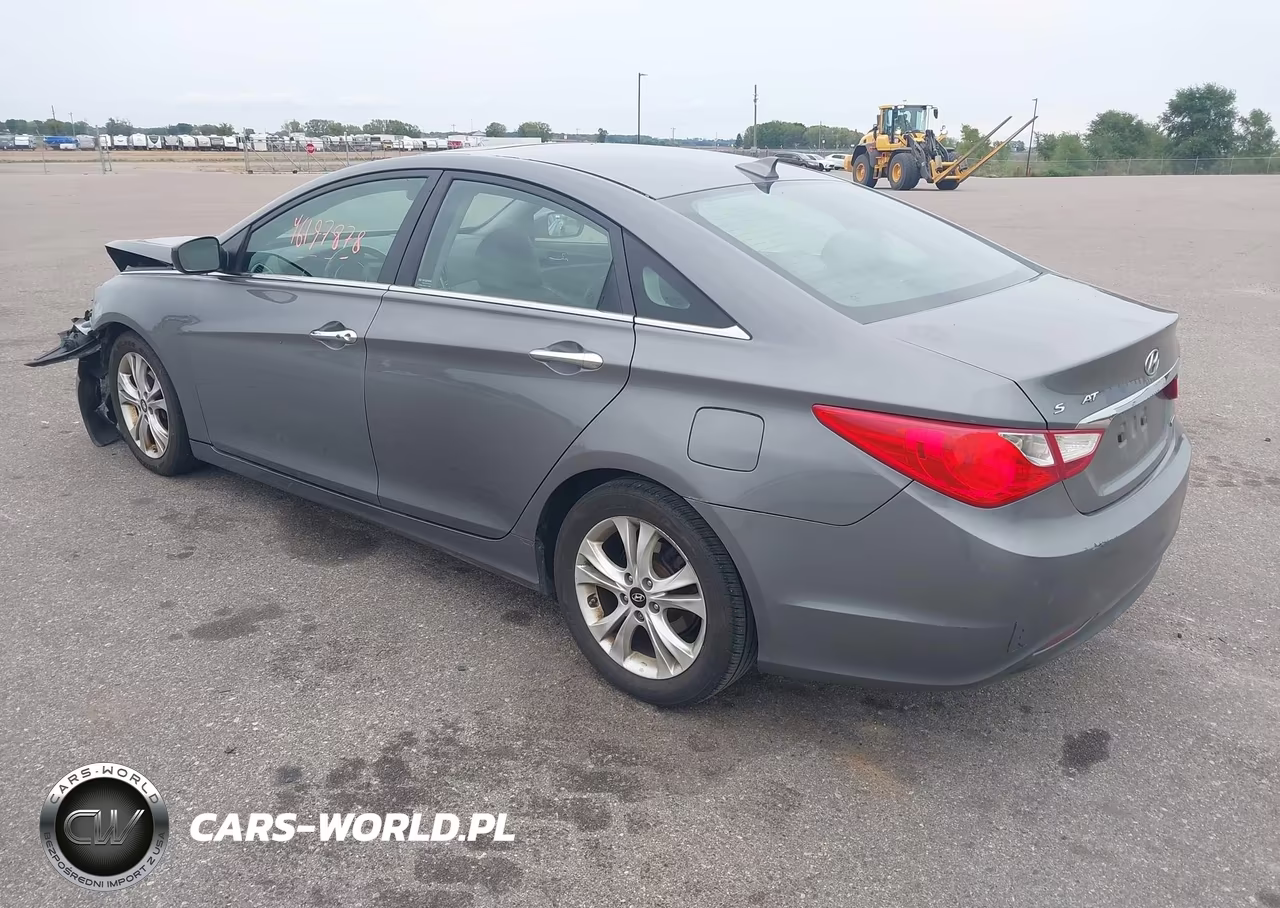 2013 Hyundai Sonata Limited VIN:5NPEC4AC2DH631774 - 3