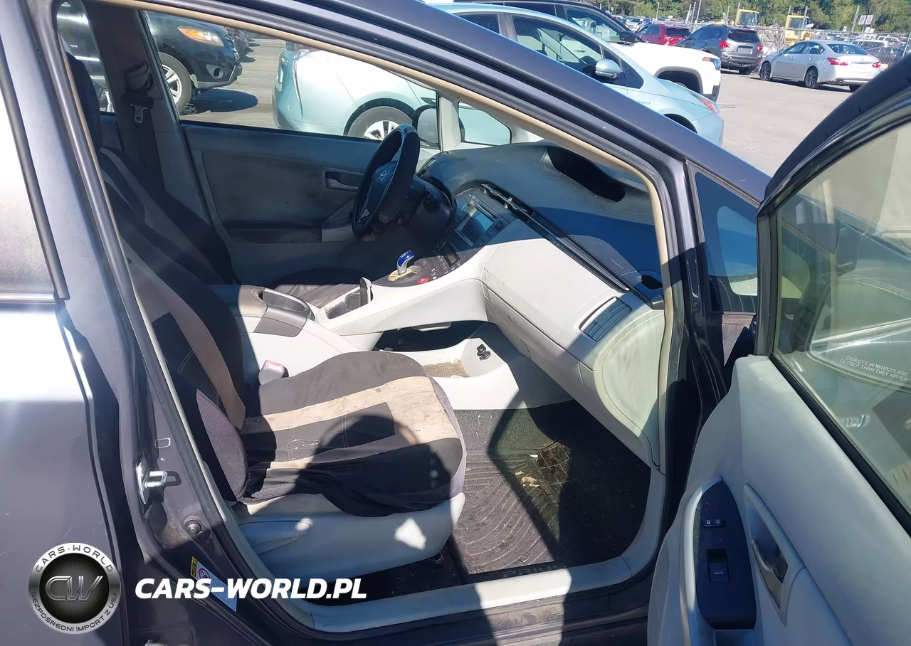 2012 Toyota Prius Two VIN:JTDKN3DUXC5451436 - 5