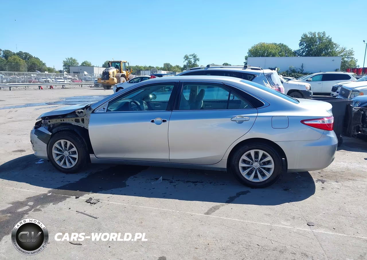 2016 Toyota Camry Le VIN:4T1BF1FK5GU159746 - 14