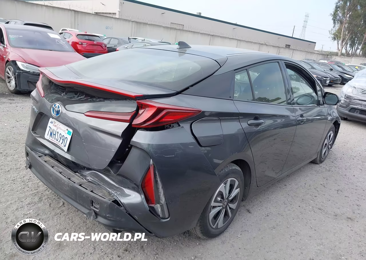 2017 Toyota Prius Prime Plus VIN:JTDKARFP0H3005689 - 4
