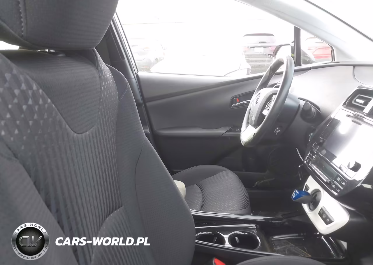 2017 Toyota Prius Prime Plus VIN:JTDKARFP0H3005689 - 5