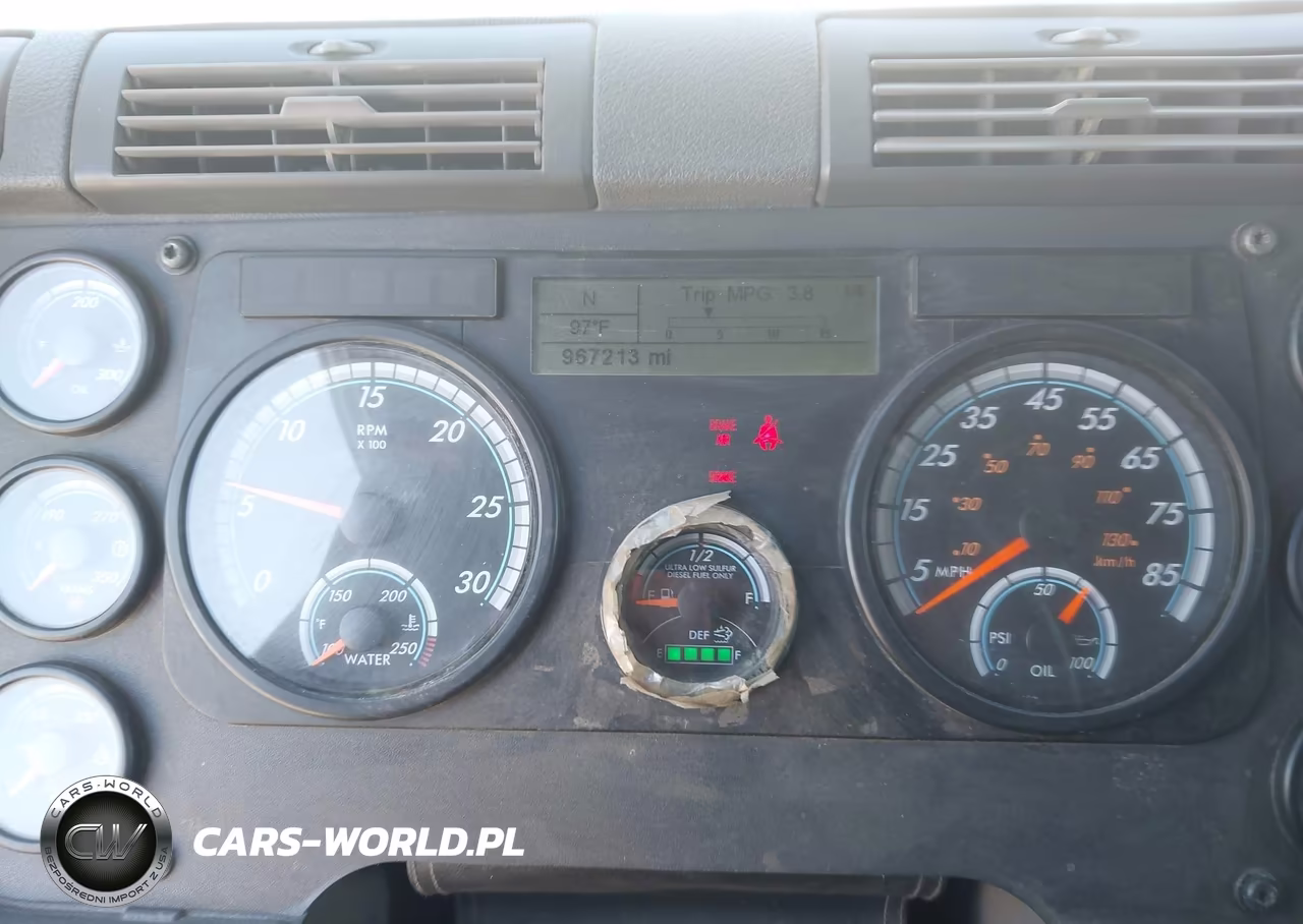 2014 Freightliner Cascadia 125 VIN:3AKJGLD5XESFX4778 - 5