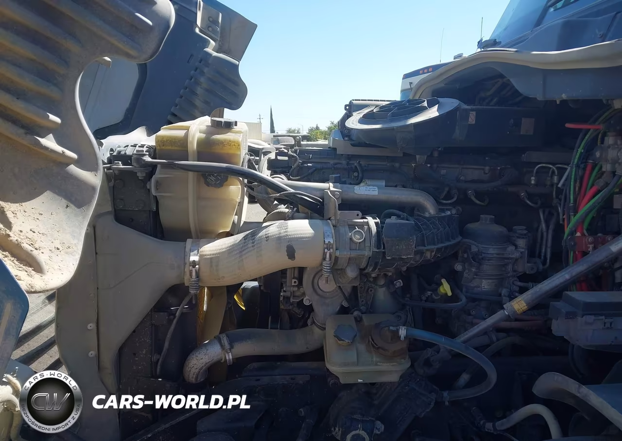 2014 Freightliner Cascadia 125 VIN:3AKJGLD5XESFX4778 - 9