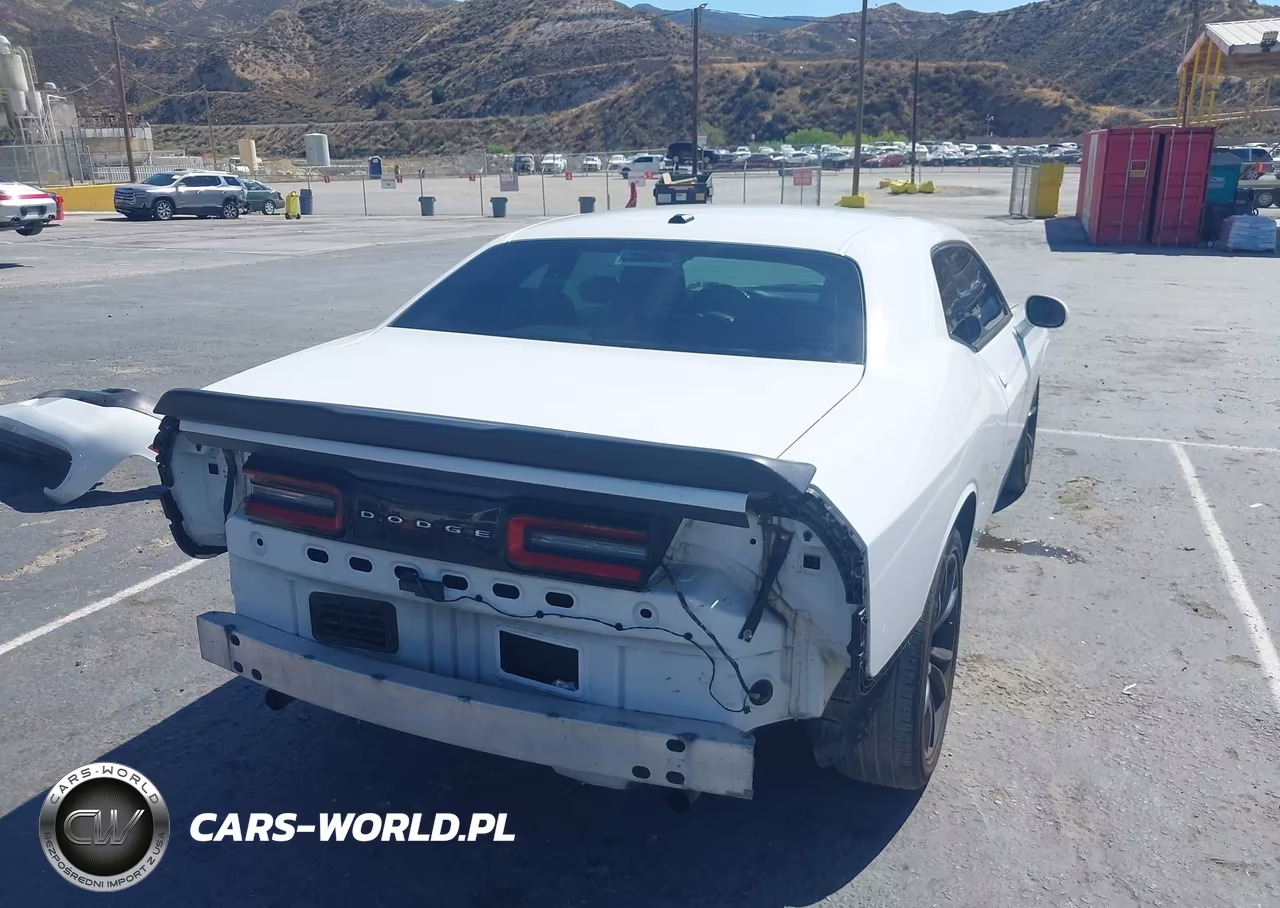 2015 Dodge Challenger Sxt VIN:2C3CDZAGXFH793544 - 4