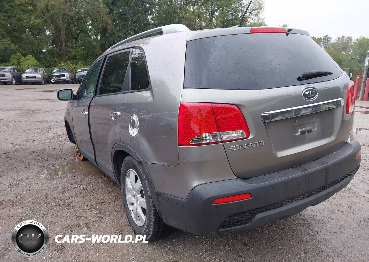 2011 Kia Sorento Lx V6 VIN:5XYKT4A2XBG161069 - 3