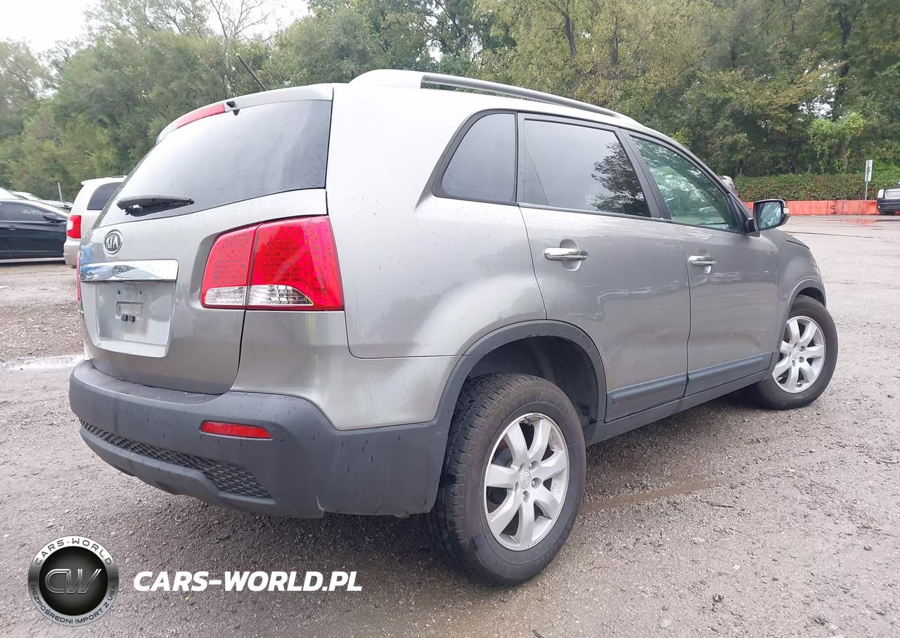 2011 Kia Sorento Lx V6 VIN:5XYKT4A2XBG161069 - 4