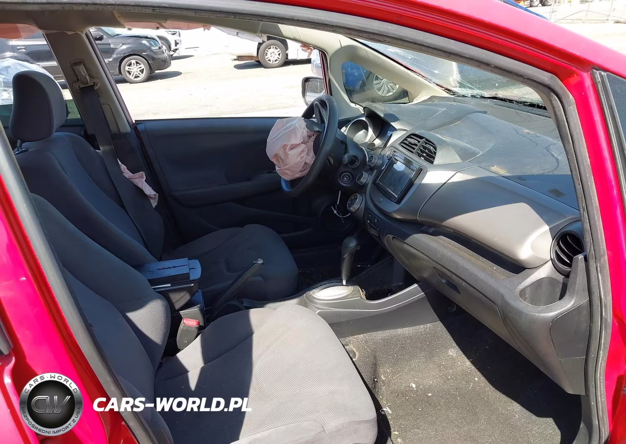 2012 Honda Fit VIN:JHMGE8H30CC040612 - 5