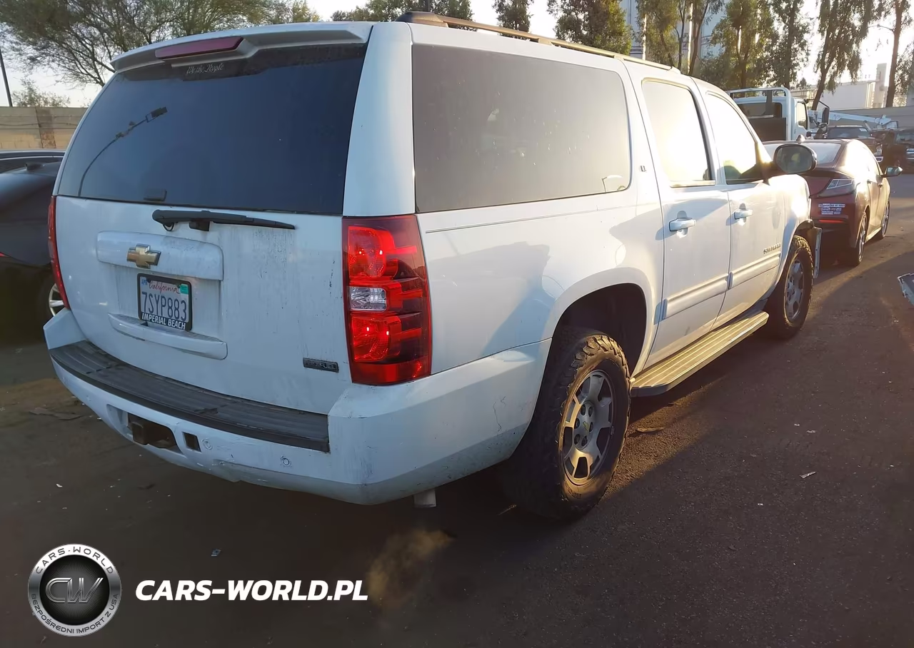 2011 Chevrolet Suburban Lt VIN:1GNSKJE30BR222863 - 4