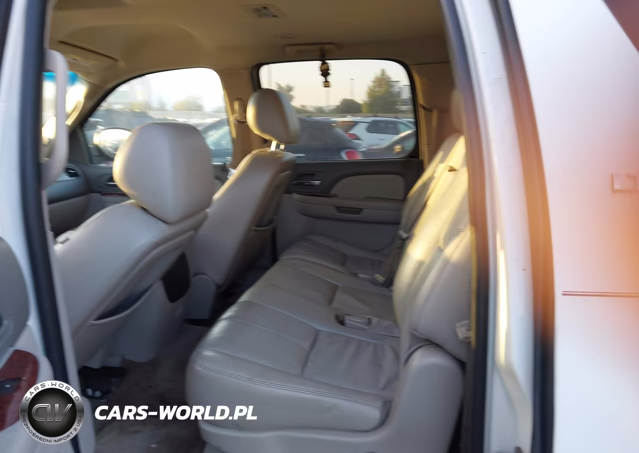 2011 Chevrolet Suburban Lt VIN:1GNSKJE30BR222863 - 8