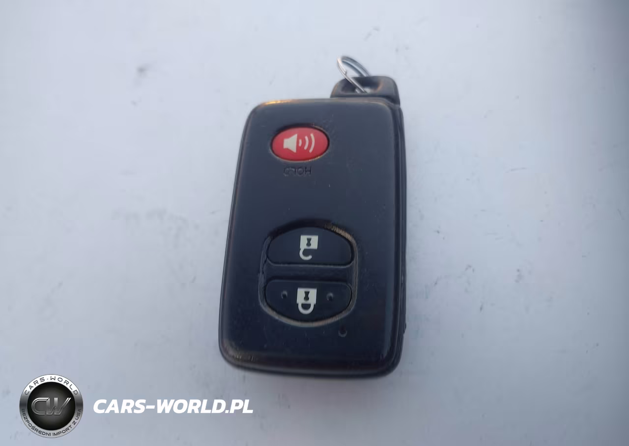 2015 Toyota Prius V Two VIN:JTDZN3EU3FJ034605 - 11