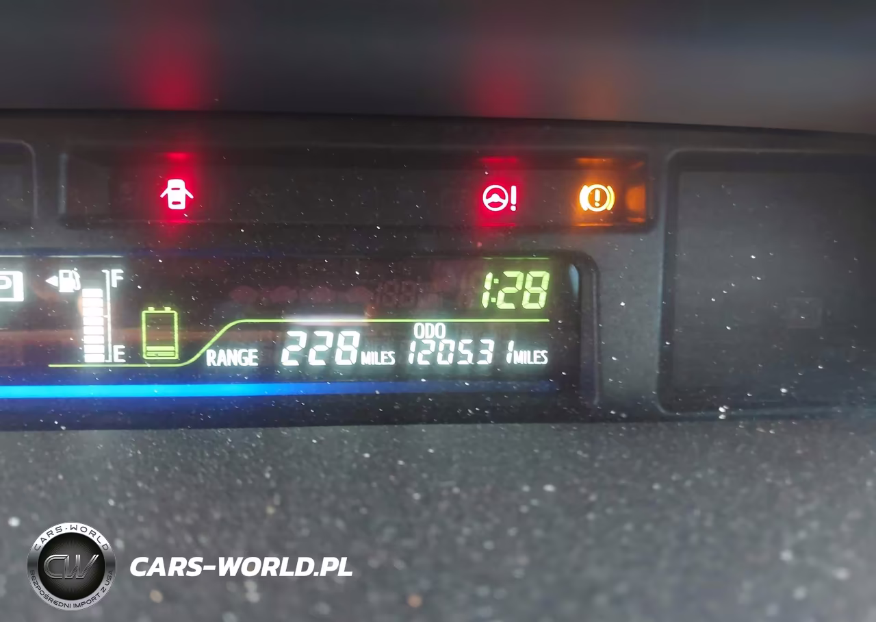 2015 Toyota Prius V Two VIN:JTDZN3EU3FJ034605 - 15