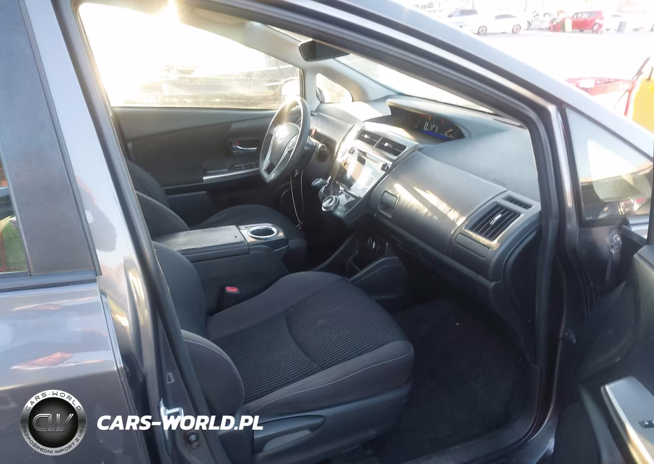 2015 Toyota Prius V Two VIN:JTDZN3EU3FJ034605 - 5