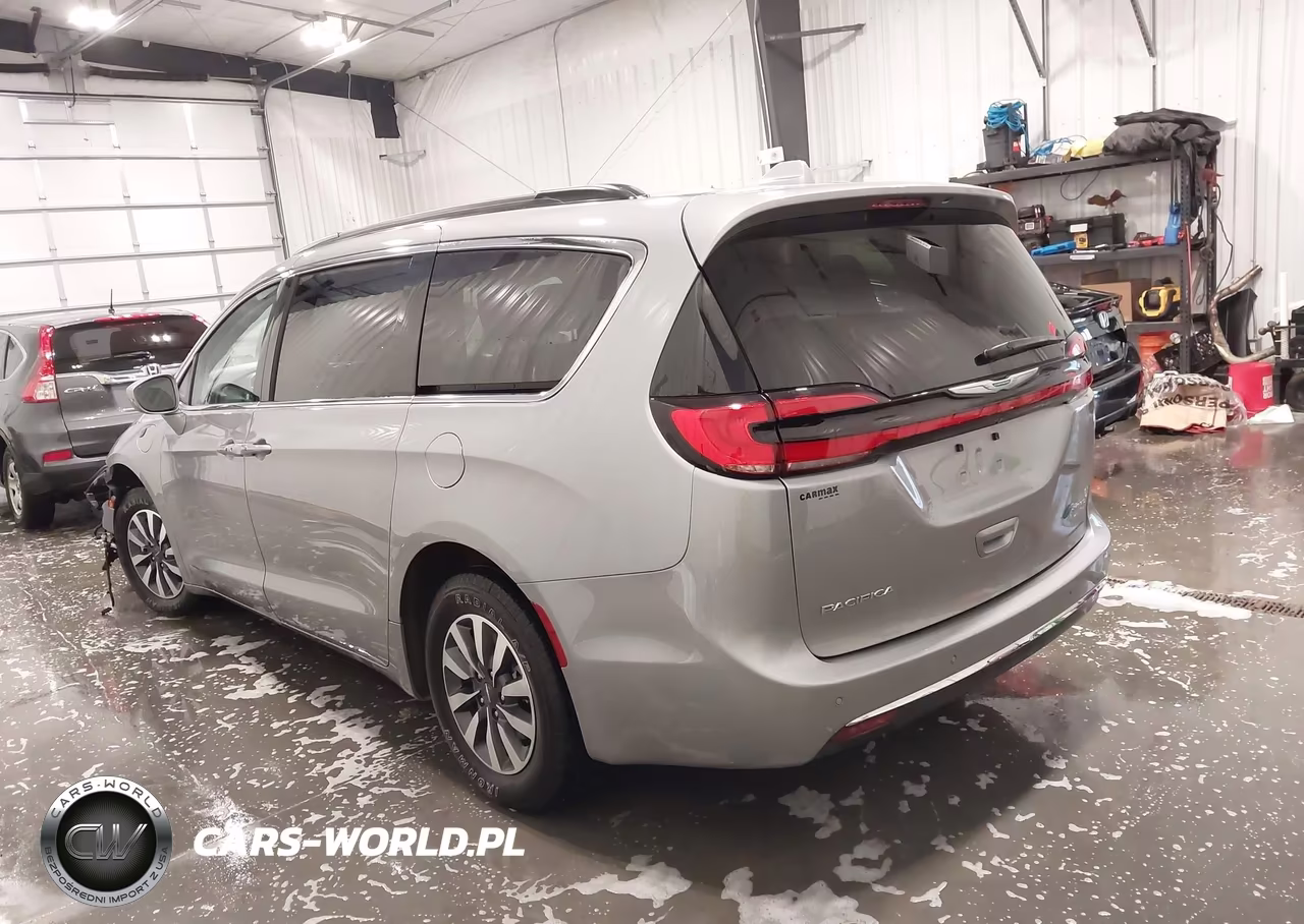 2021 Chrysler Pacifica Hybrid Touring VIN:2C4RC1R75MR525300 - 15