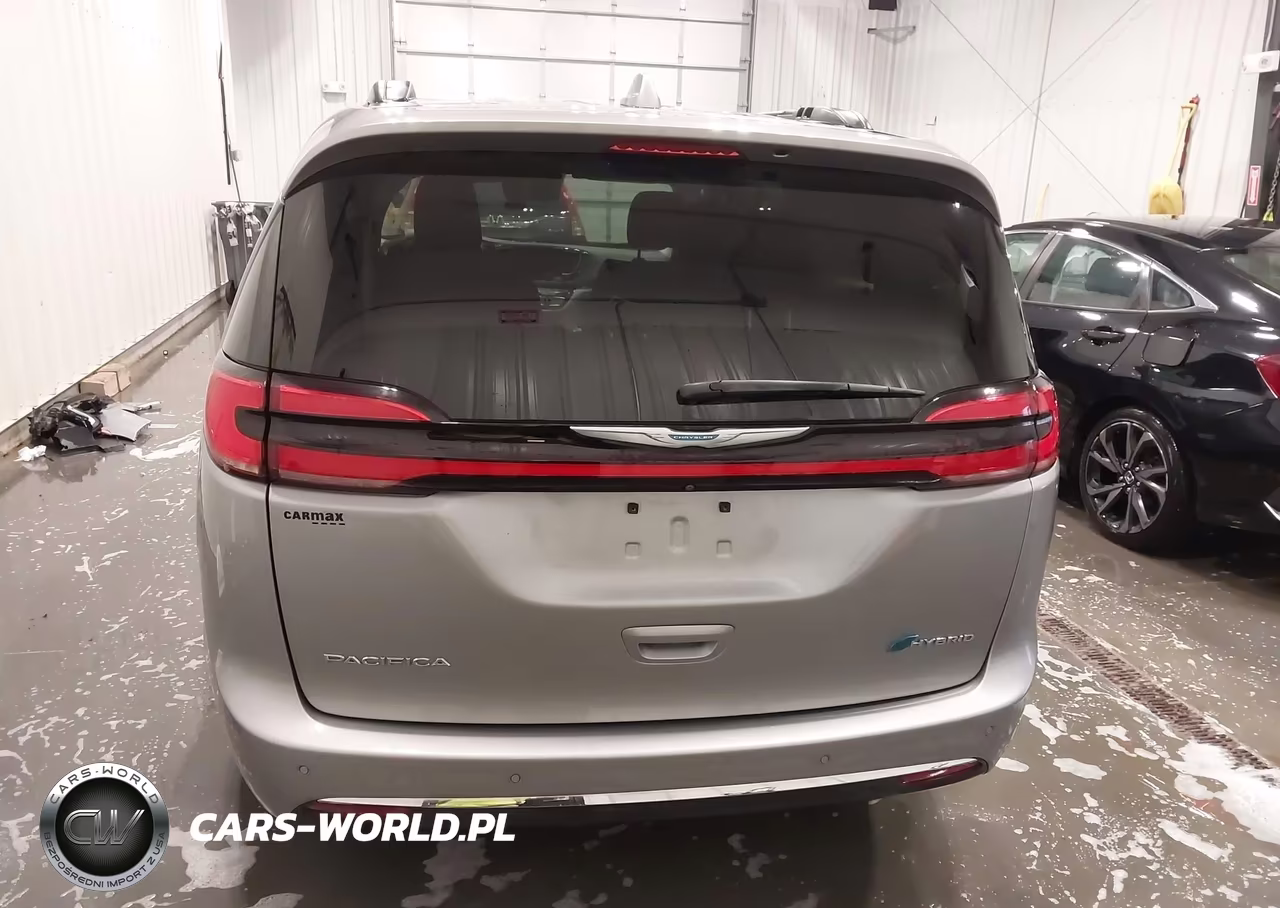 2021 Chrysler Pacifica Hybrid Touring VIN:2C4RC1R75MR525300 - 17