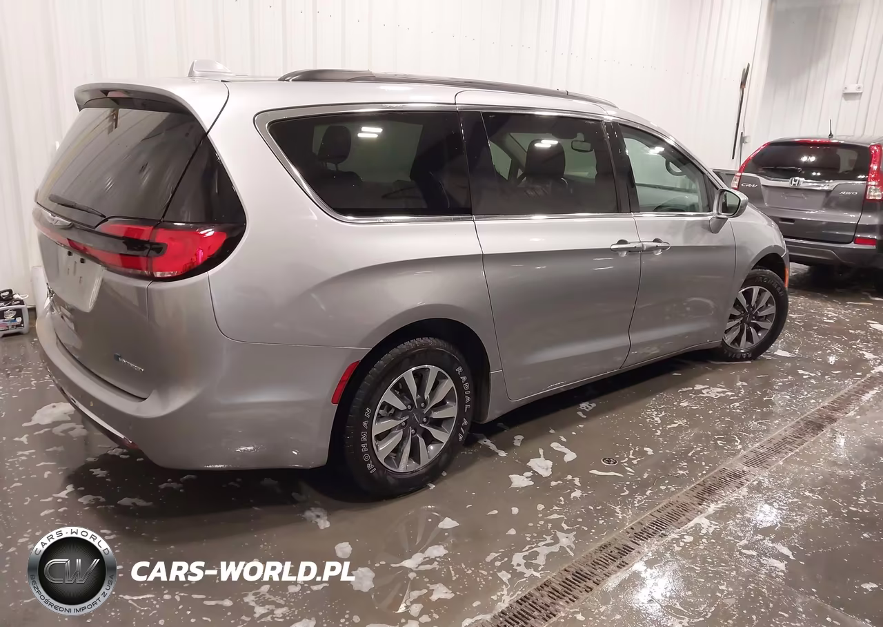 2021 Chrysler Pacifica Hybrid Touring VIN:2C4RC1R75MR525300 - 4