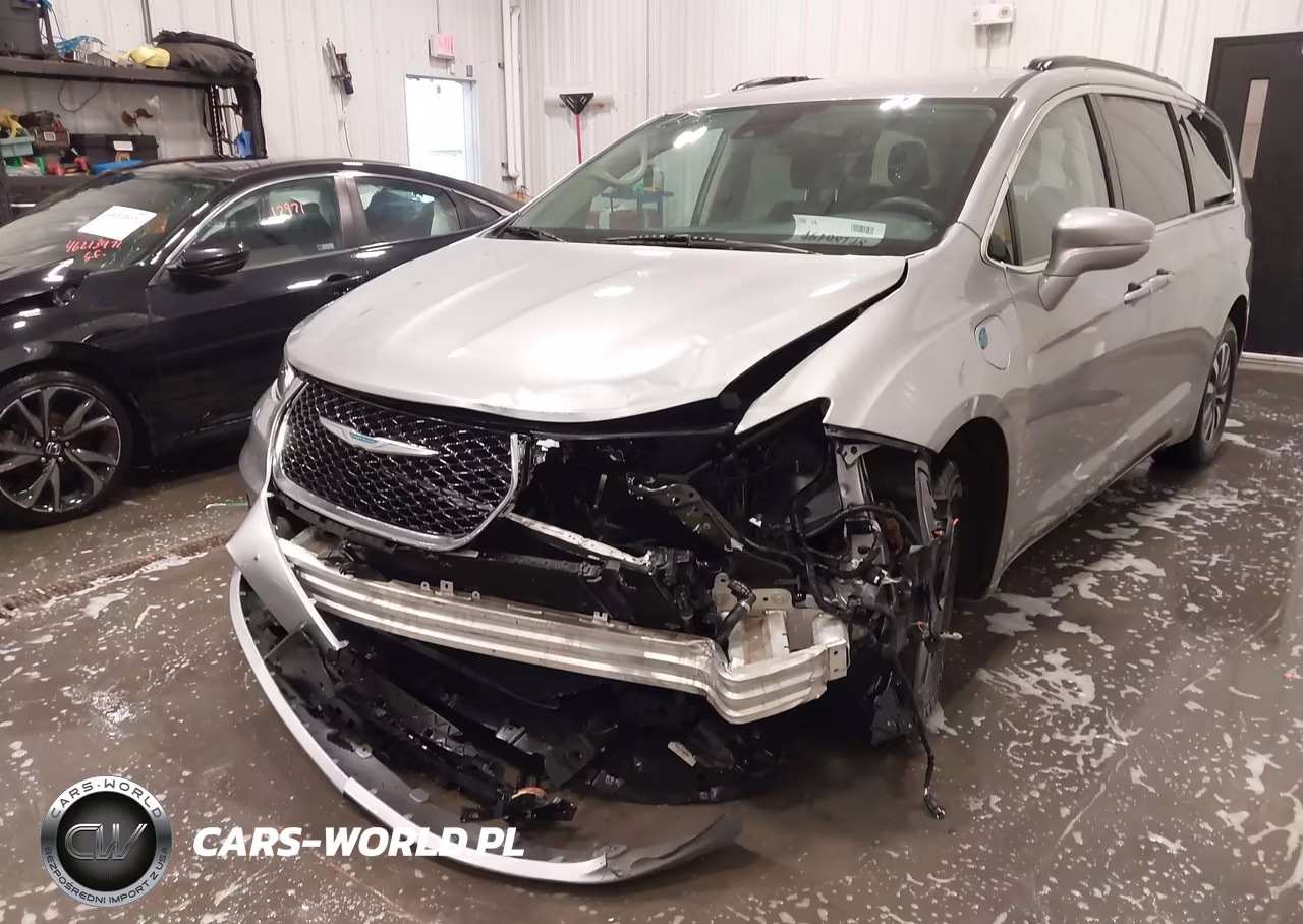 2021 Chrysler Pacifica Hybrid Touring VIN:2C4RC1R75MR525300 - 6