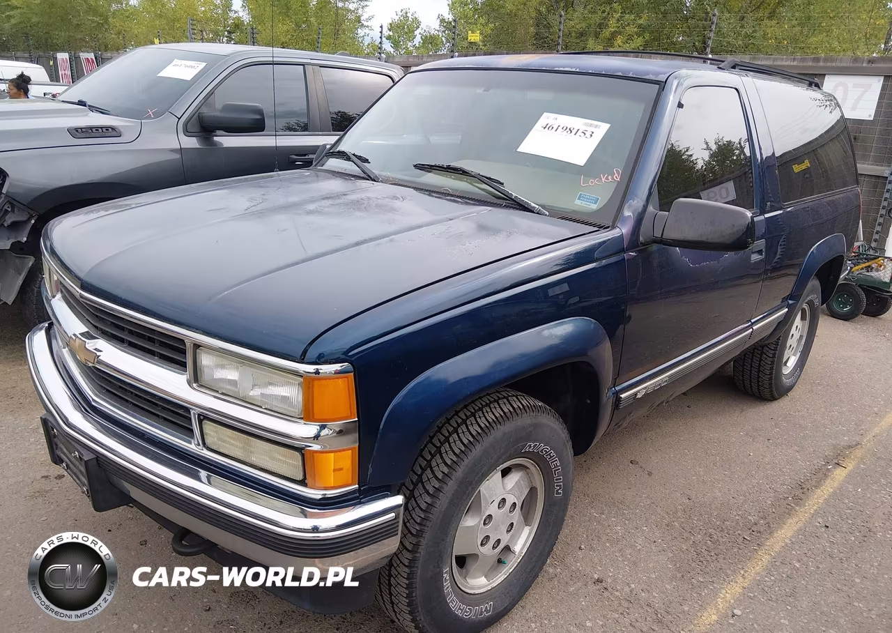 1995 Chevrolet Tahoe K1500 VIN:3GNEK18K5SG106400 - 2
